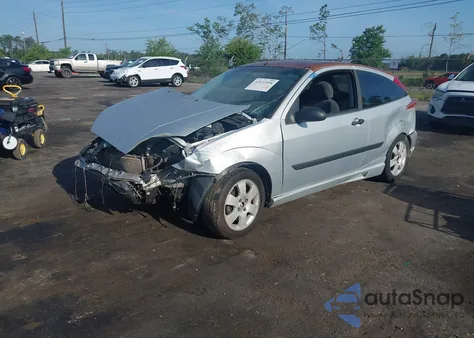 2001 Ford Focus Zx3 из США, поврежденный, VIN 3FAFP313X1R117916
